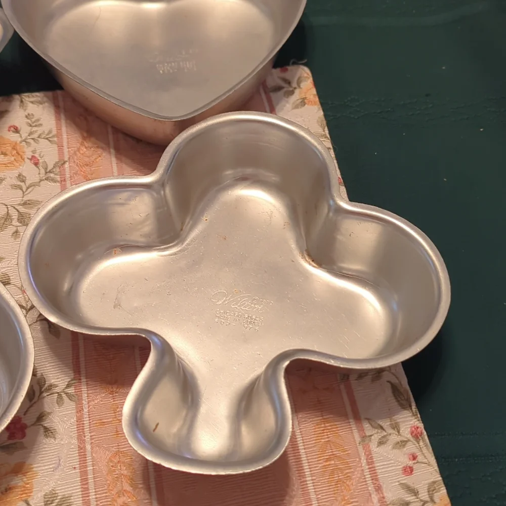 Wilton card symbol pans